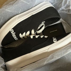 Alexander dropout logo sneakers